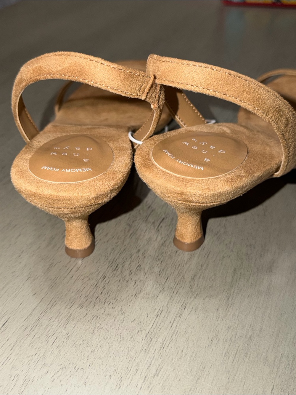A New Day Memory Foam Comfort Tan Suede Slingback Square Toe Heels 8.5 - Picture 3 of 4